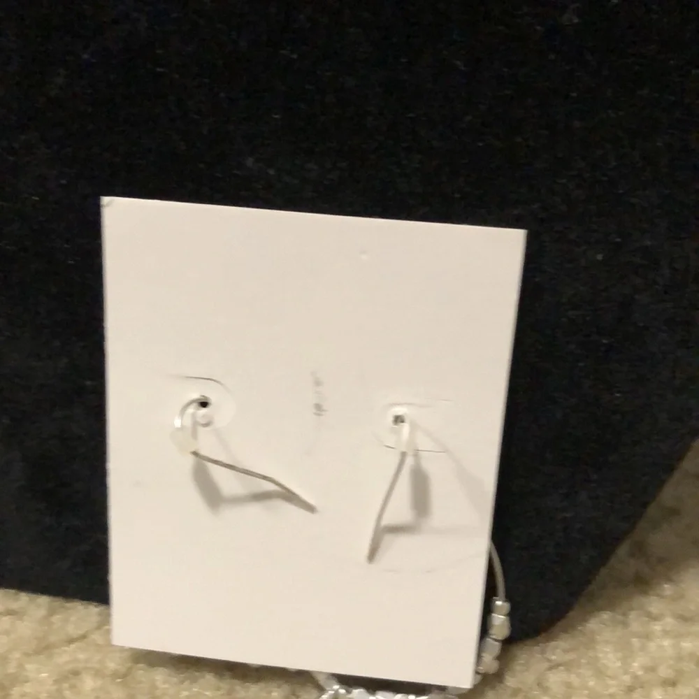 Marlyn Schiff Silver Modern Hoop Earrings - Picture 3 of 4